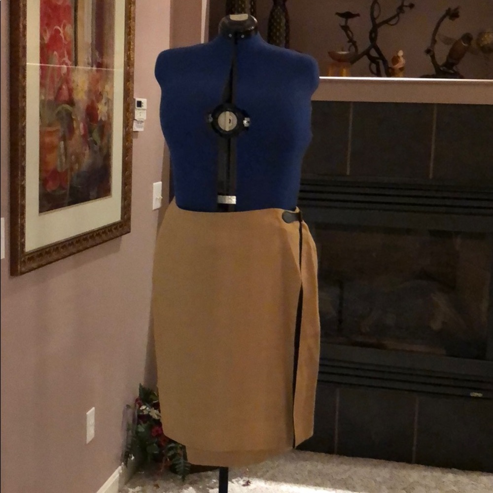 Woman’s Skirt